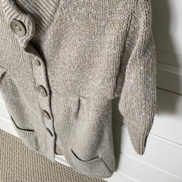 Cozy comfy neutral sweater - Picture 8 of 11